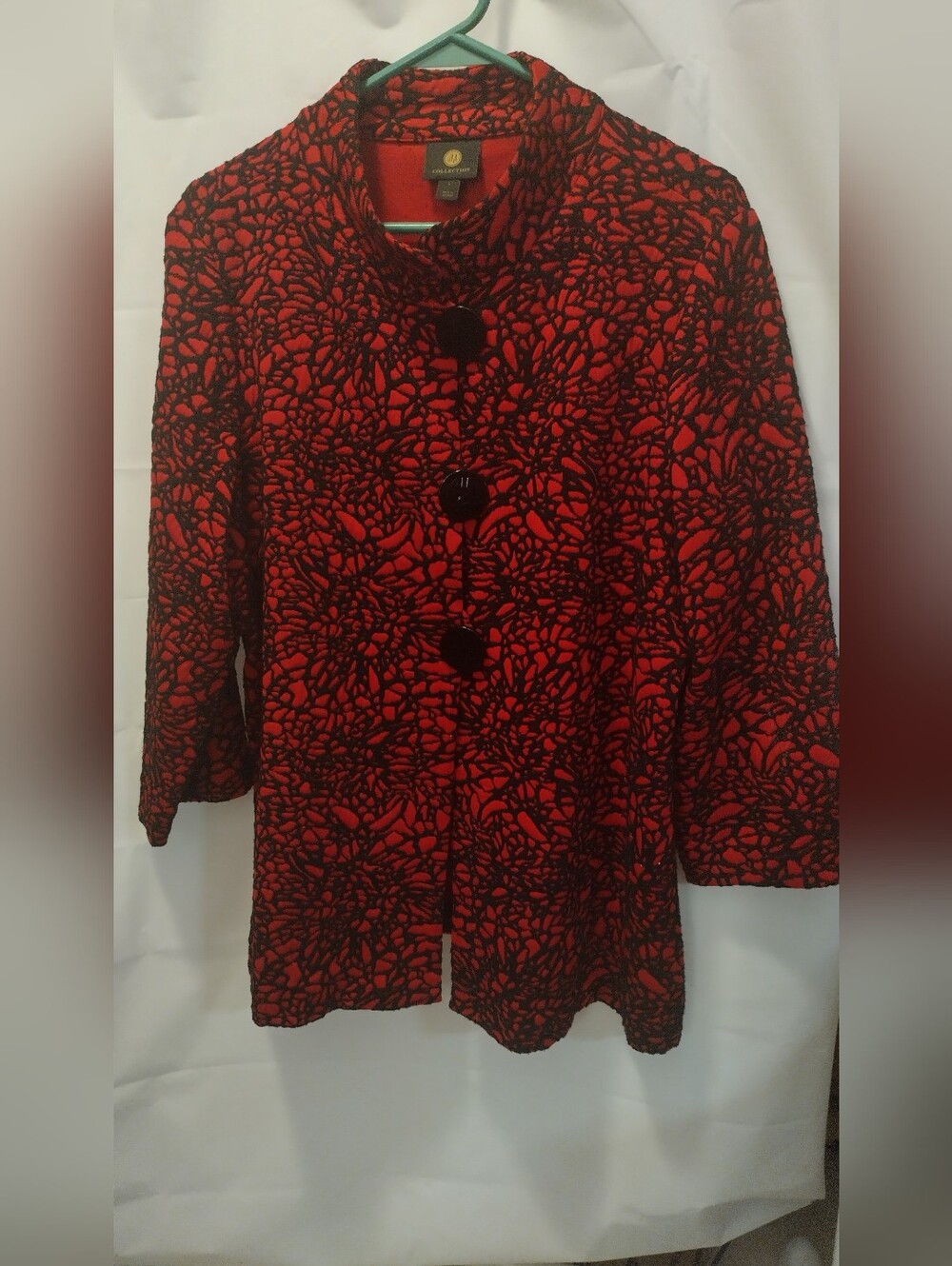 Red and Black Patterned Jacket 3/4 Sleeves Size large